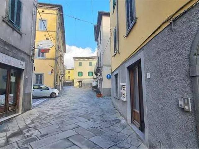 Locale Commerciale in vendita a Pieve Fosciana, Lucca