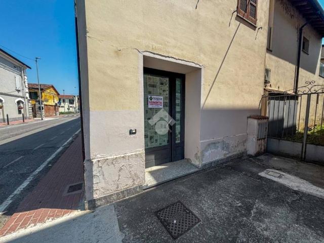 Locale Commerciale in vendita a Pieve San Giacomo, Lombardia
