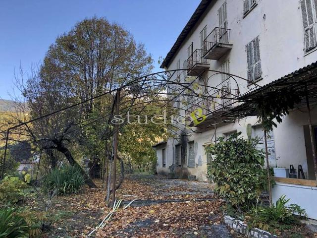 Locale Commerciale in vendita a Ubago, Pigna