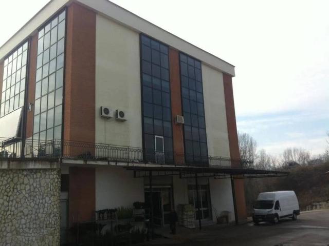 Locale Commerciale in vendita a Pignataro Interamna, Lazio