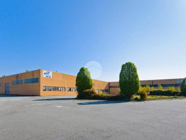 Locale Commerciale in vendita a Piemonte, Torino