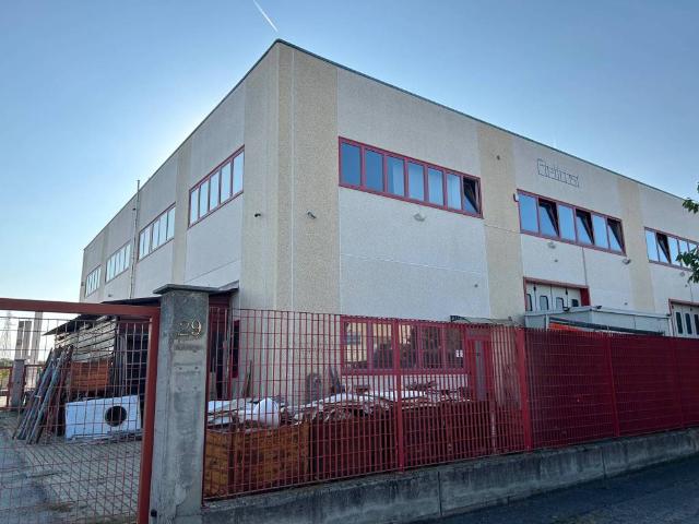 Locale Commerciale in vendita a Piemonte, Torino
