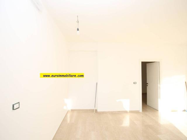 Locale Commerciale in vendita a Scerne, Pineto