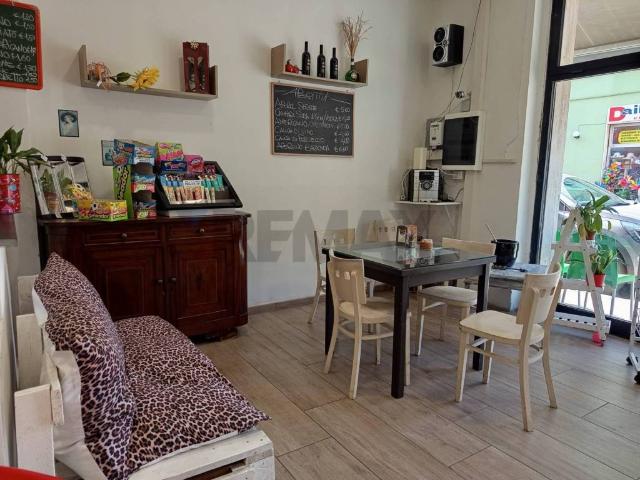 Locale Commerciale in vendita a Porta a Terra, Piombino