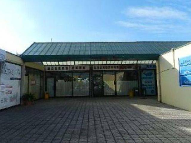 Locale Commerciale in vendita a Tolla, Piombino