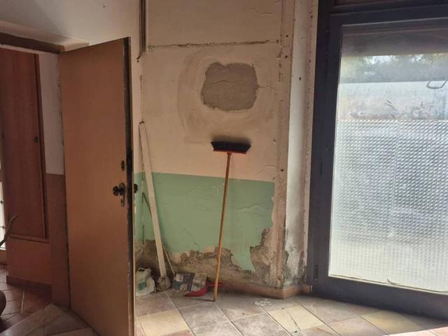 Locale Commerciale in vendita a Cotone, Piombino