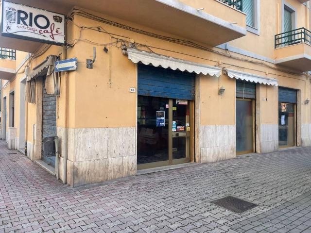 Locale Commerciale in vendita a Piombino, Toscana