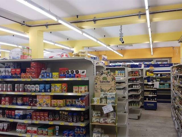 Locale Commerciale in vendita a Piemonte, Torino