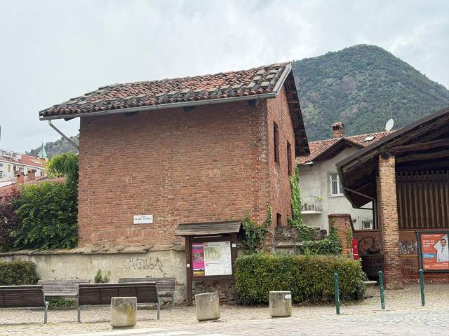 Locale Commerciale in vendita a Piemonte, Torino