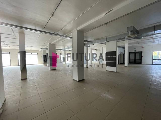 Locale Commerciale in vendita a Quartiere Sant'Anna, Piove di Sacco