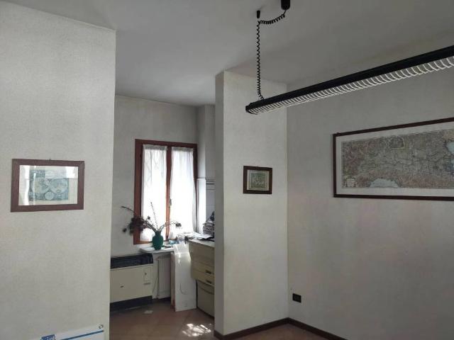 Locale Commerciale in vendita a Piovene Rocchette, Veneto