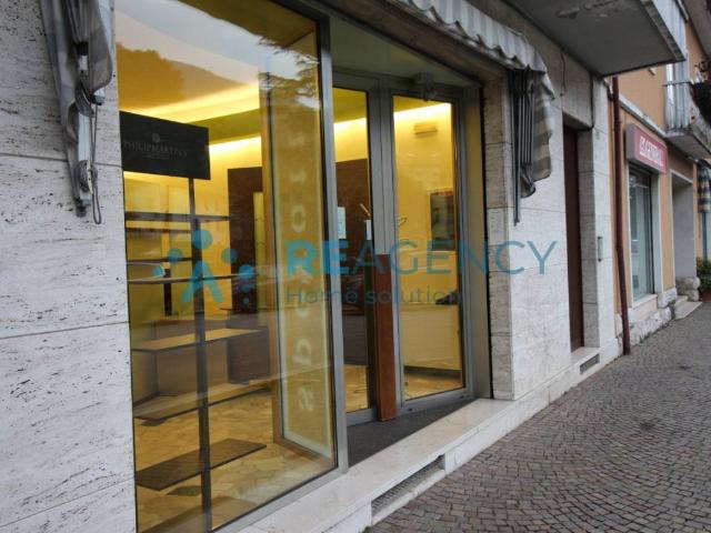 Locale Commerciale in vendita a Piovene Rocchette, Veneto