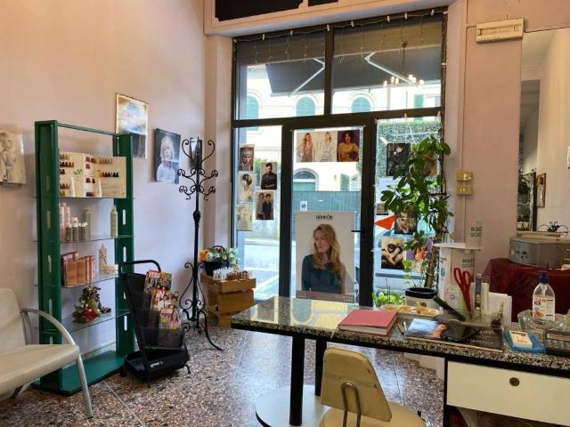 Locale Commerciale in vendita a Porta a Piagge, Pisa