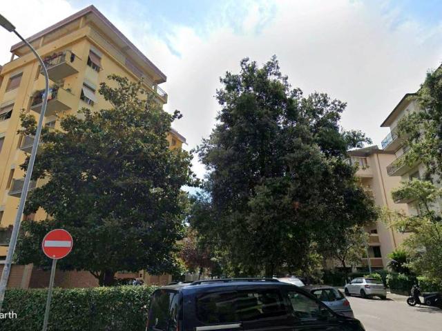 Locale Commerciale in vendita a Porta a Piagge, Pisa
