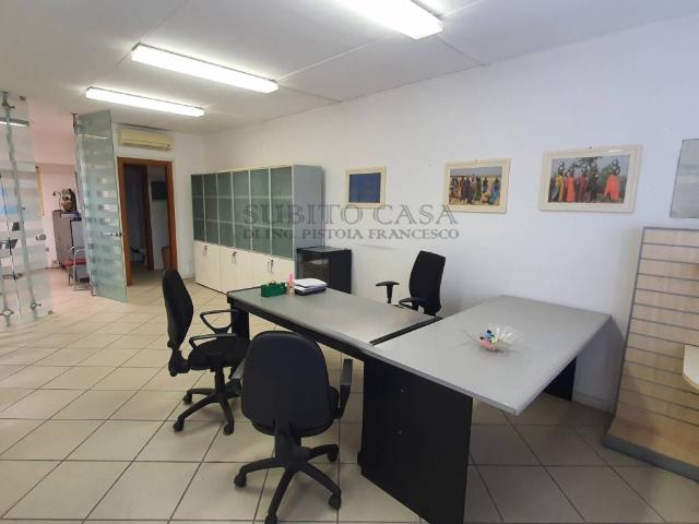 Locale Commerciale in vendita a San Giuliano Terme, Toscana