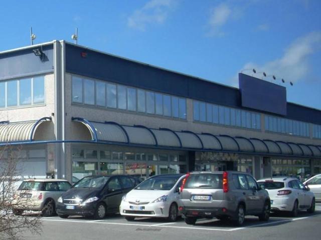 Locale Commerciale in vendita a Ospedaletto, Pisa