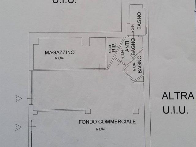 Locale Commerciale in vendita a Porta a Lucca, Pisa