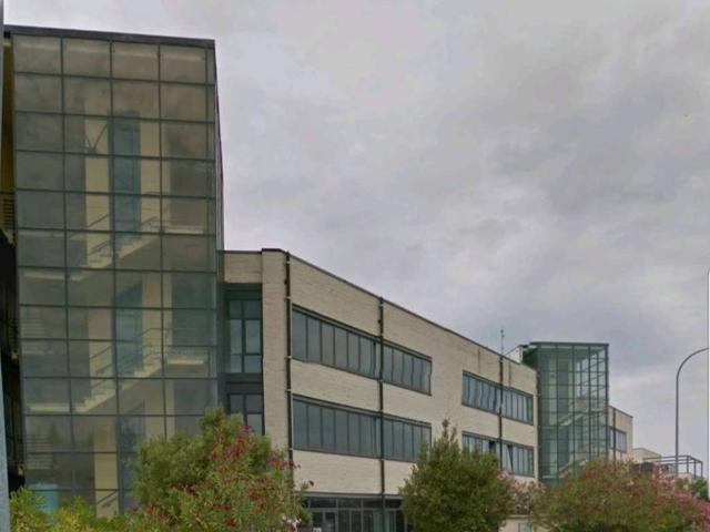 Locale Commerciale in vendita a Ospedaletto, Pisa