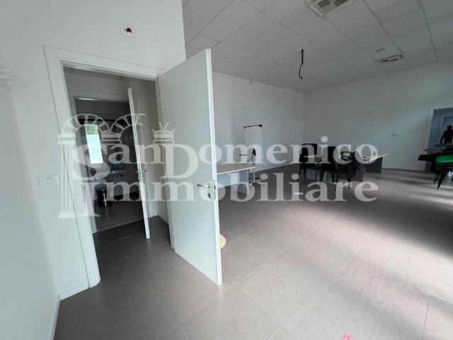 Locale Commerciale in vendita a Porta a Mare, Pisa