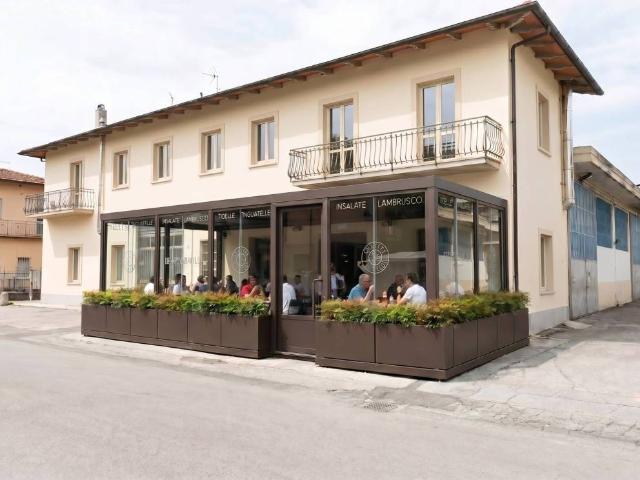 Locale Commerciale in vendita a Nespolo, Pistoia