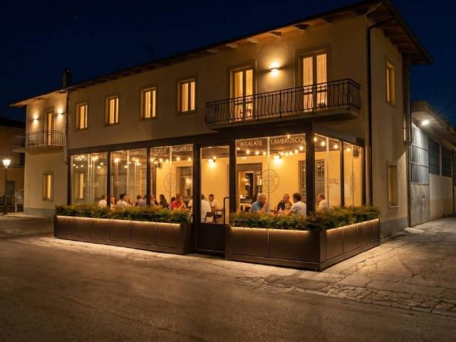 Locale Commerciale in vendita a Nespolo, Pistoia