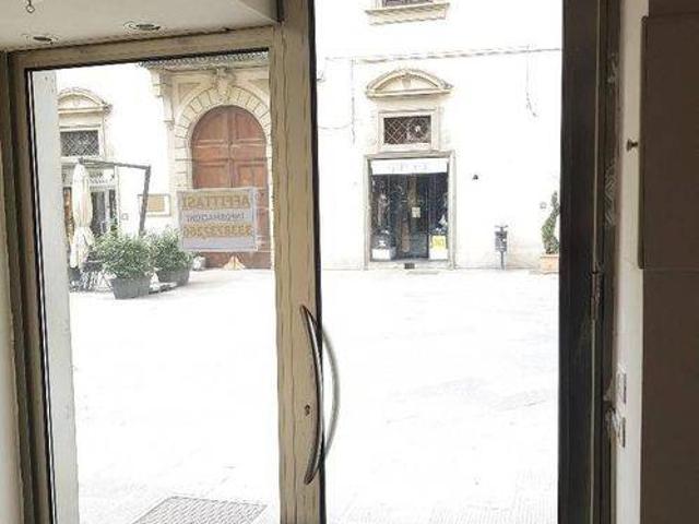 Locale Commerciale in vendita a Pistoia, Toscana