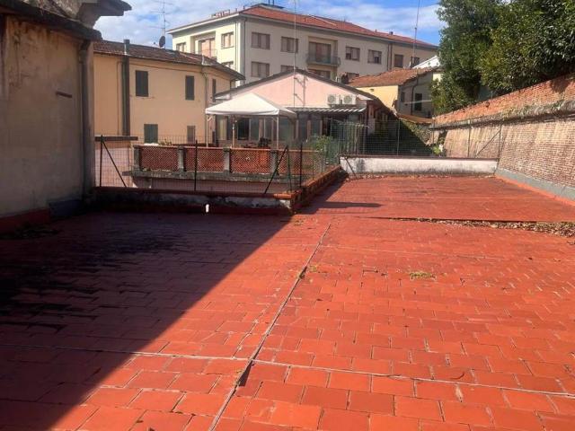 Locale Commerciale in vendita a Lo Sperone, Pistoia