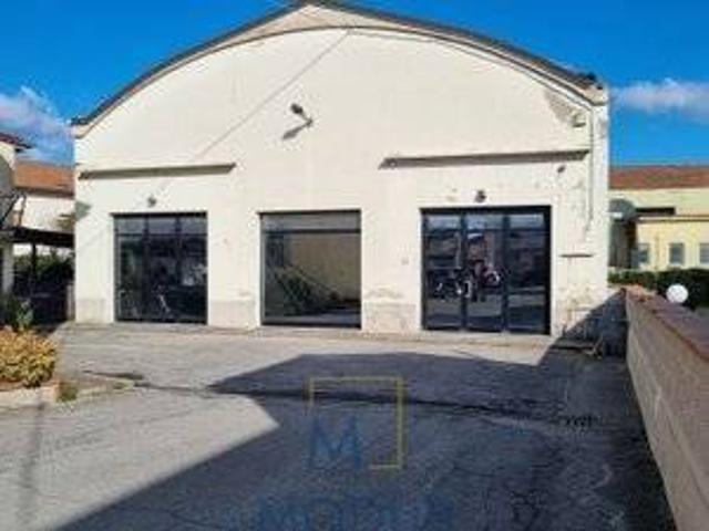 Locale Commerciale in vendita a Piuvica, Pistoia