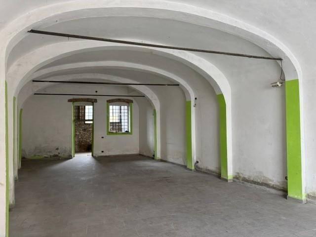 Locale Commerciale in vendita a Lo Sperone, Pistoia