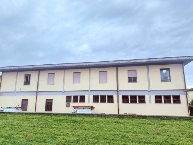 Locale Commerciale in vendita a Le Fornaci, Pistoia