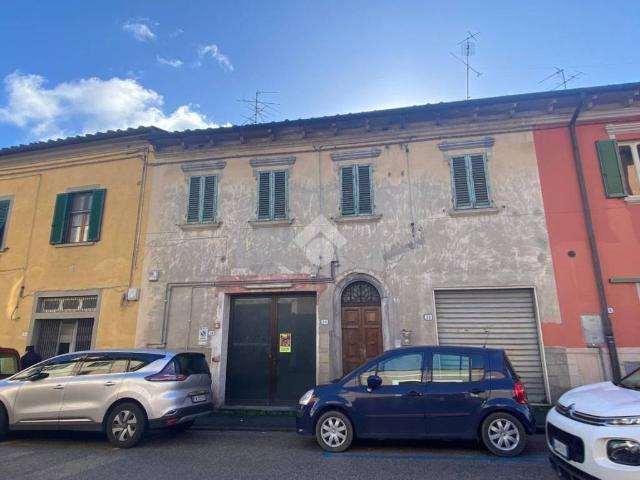 Locale Commerciale in vendita a Lo Sperone, Pistoia