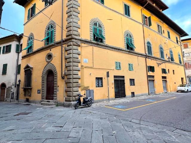 Locale Commerciale in vendita a Pistoia, Toscana