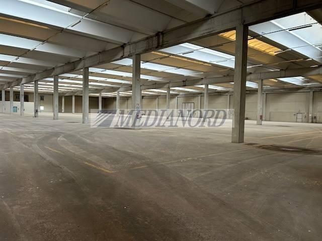 Locale Commerciale in vendita a Pizzighettone, Lombardia