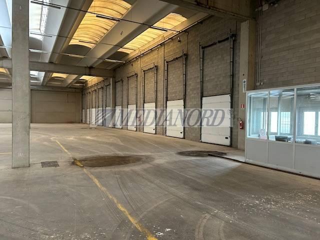 Locale Commerciale in vendita a Pizzighettone, Lombardia