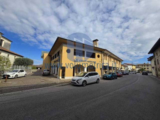 Locale Commerciale in vendita a Pocenia, Friuli-Venezia Giulia