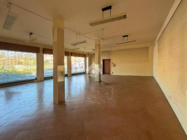 Locale Commerciale in vendita a Podenzano, Reggio Emilia