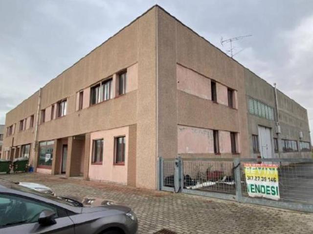 Locale Commerciale in vendita a Poggio Rusco, Mantova