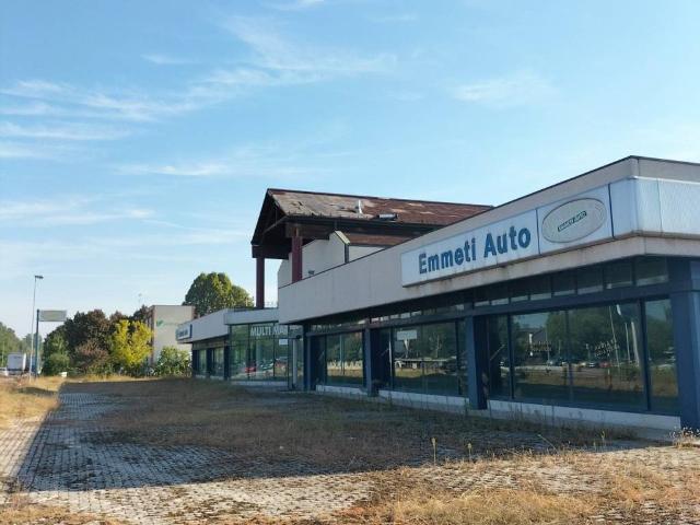 Locale Commerciale in vendita a Poggio Rusco, Lombardia