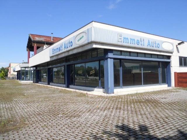 Locale Commerciale in vendita a Poggio Rusco, Lombardia
