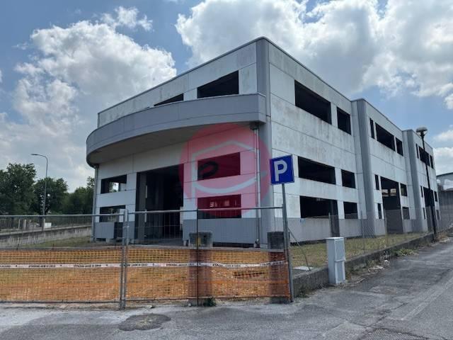 Locale Commerciale in vendita a Unione di comuni Valmarecchia, Gemmiano