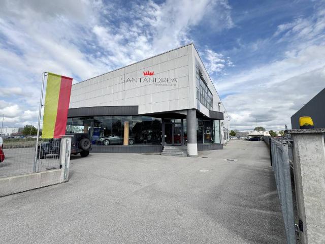 Locale Commerciale in vendita a Piemonte, Torino