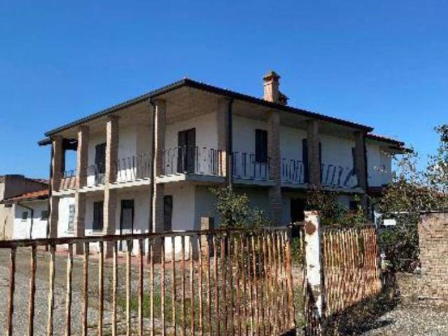 Locale Commerciale in vendita a Polesine Zibello, Pieveottoville