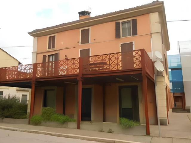 Locale Commerciale in vendita a Polesine Zibello, Pieveottoville