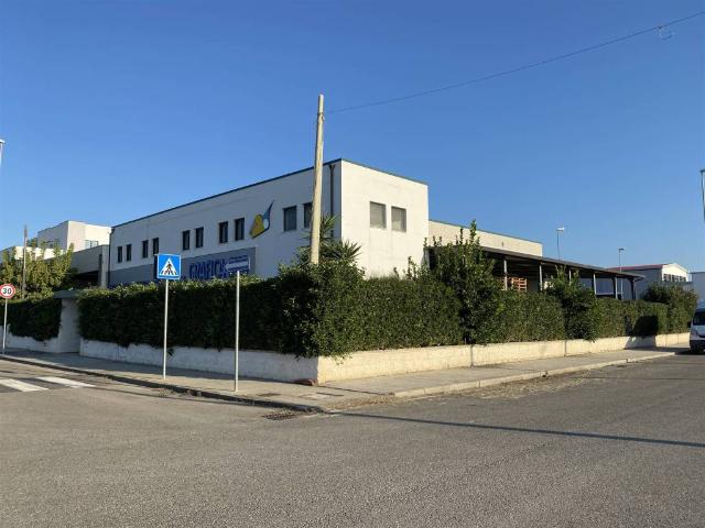 Locale Commerciale in vendita a Policoro, Basilicata