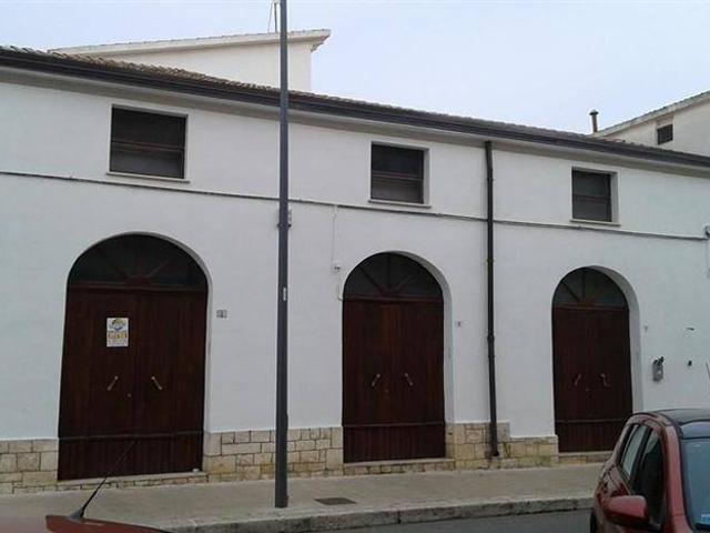 Locale Commerciale in vendita a Policoro, Basilicata