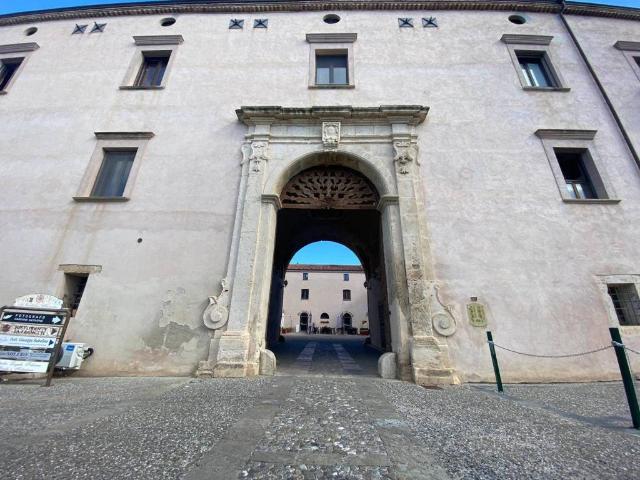 Locale Commerciale in vendita a Policoro, Basilicata