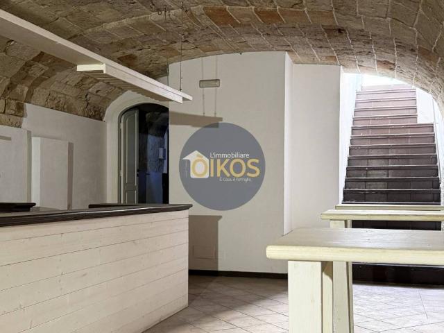 Locale Commerciale in vendita a Pozziglioni, Puglia