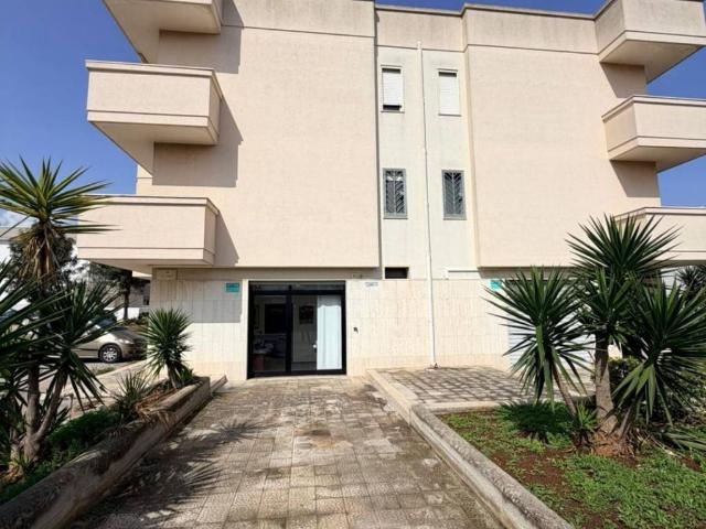 Locale Commerciale in vendita a Pozziglioni, Puglia