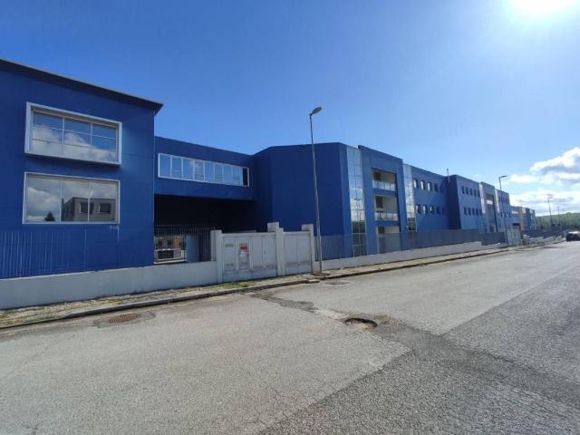 Locale Commerciale in vendita a Marche, Macerata