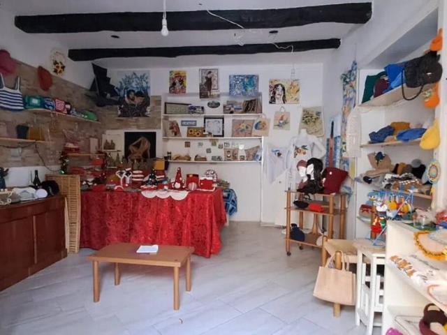 Locale Commerciale in vendita a Pollica, Campania
